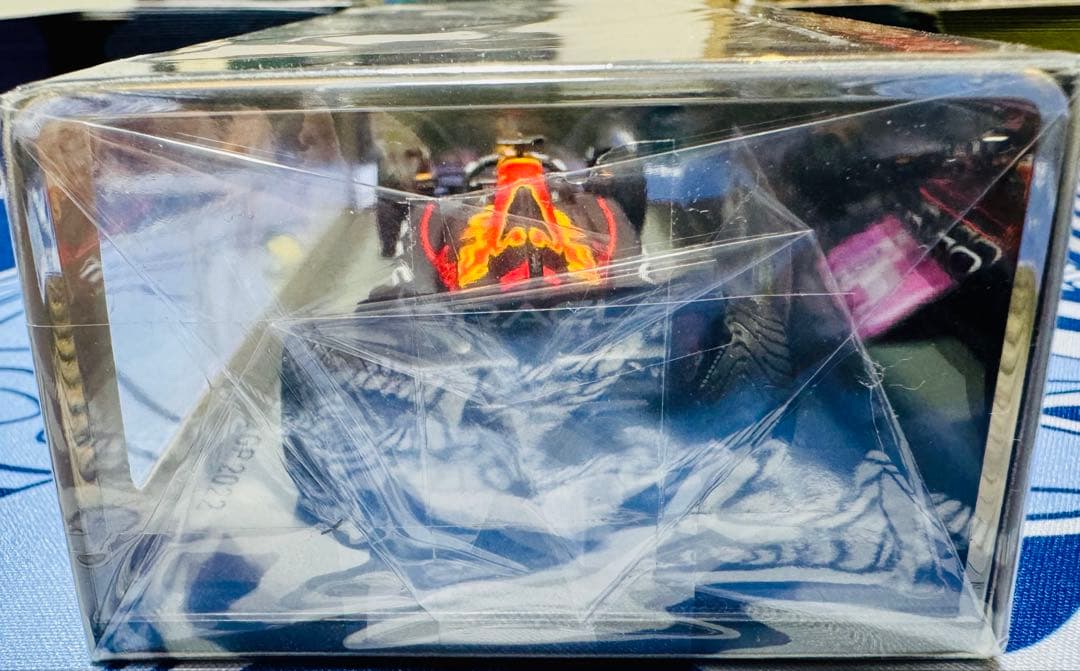 1/43 レッドブルレーシング RB18【M.フェルスタッペン#1】 - メルカリ