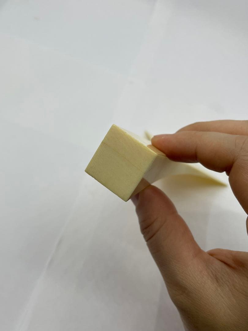 ヴィンテージ  天然素材　バチ　重さ約　88.5g　#725