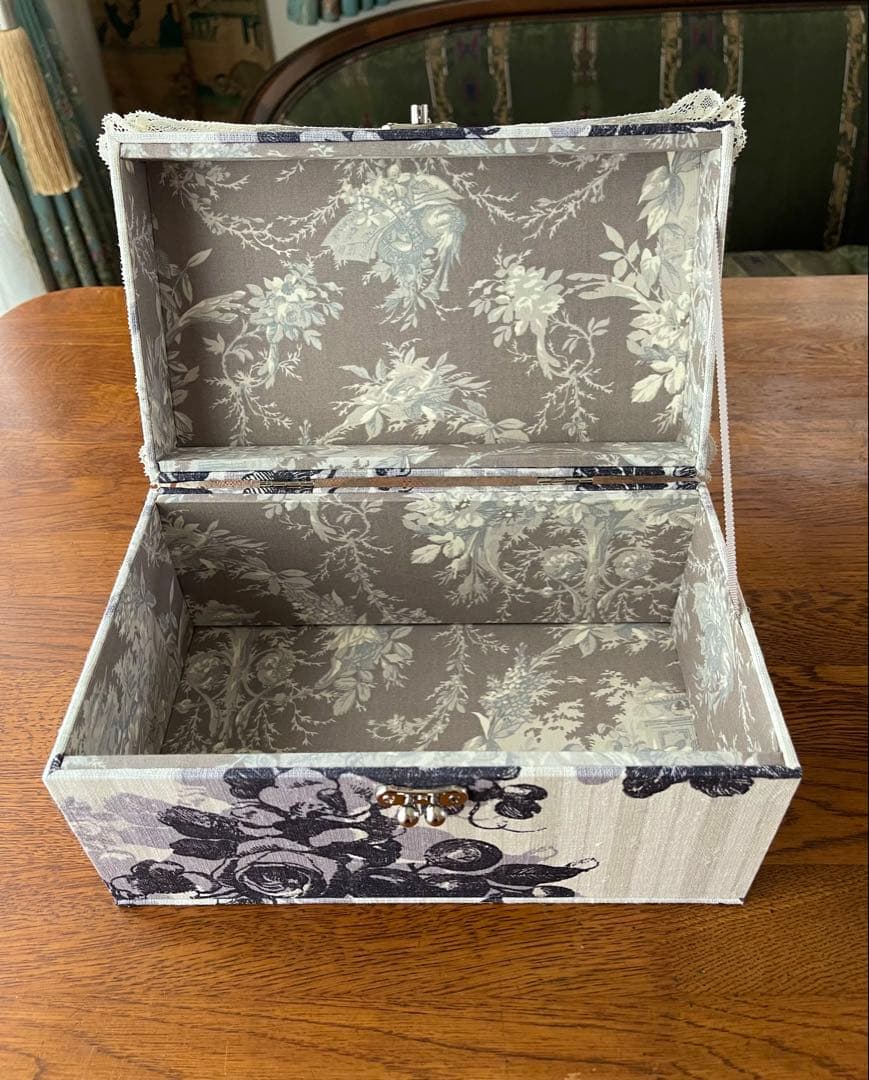 カルトナージュボックス