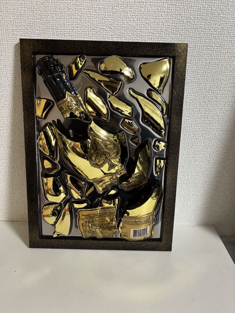 金色のボトルアート作品