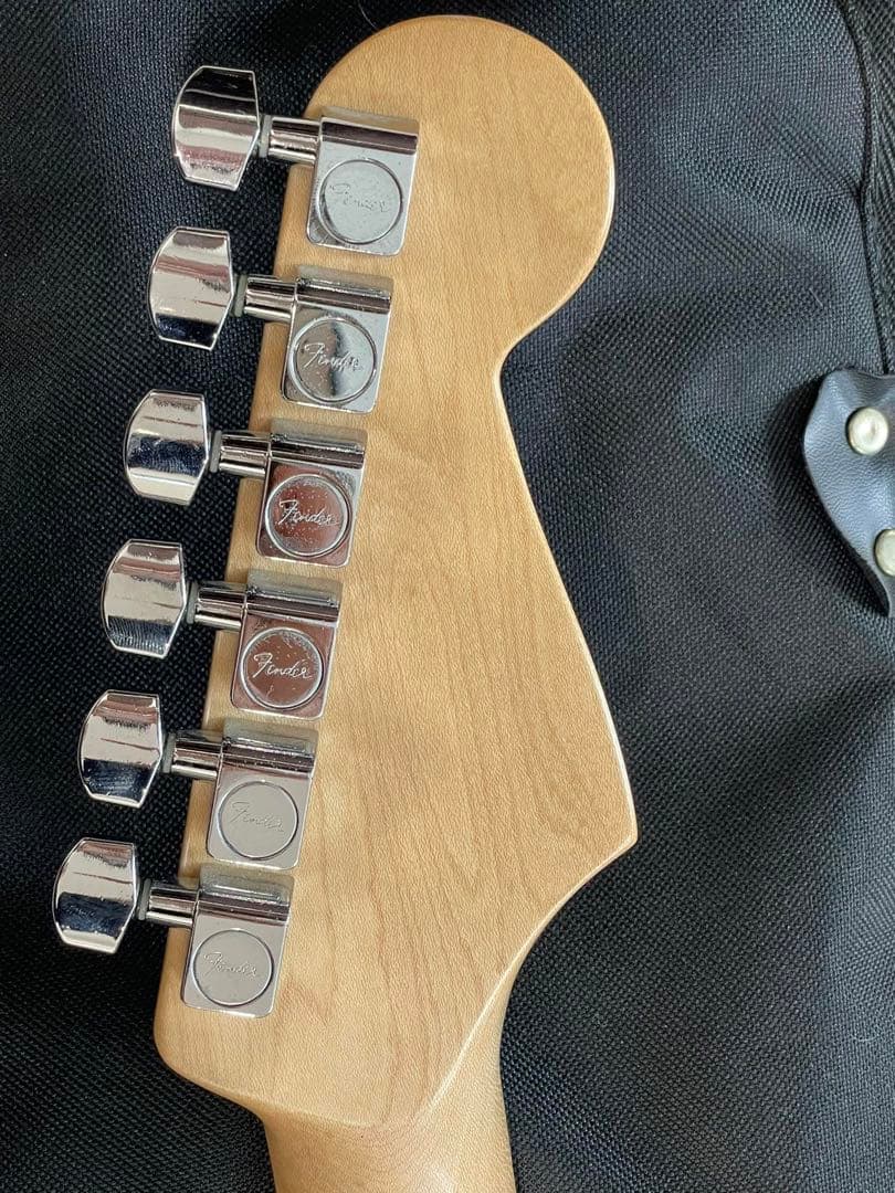 左 -FENDER -STRATOKASTER -MEXICO