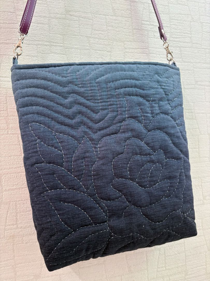 【スヌーピー】ハワイアンキルト　ショルダーバッグ　ボルドー