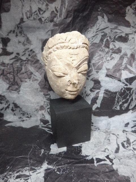 石仏の残存です。味のあるものです。