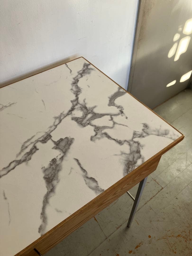 a.depeche POL desk 900 wide マーブル、ユロップグレー