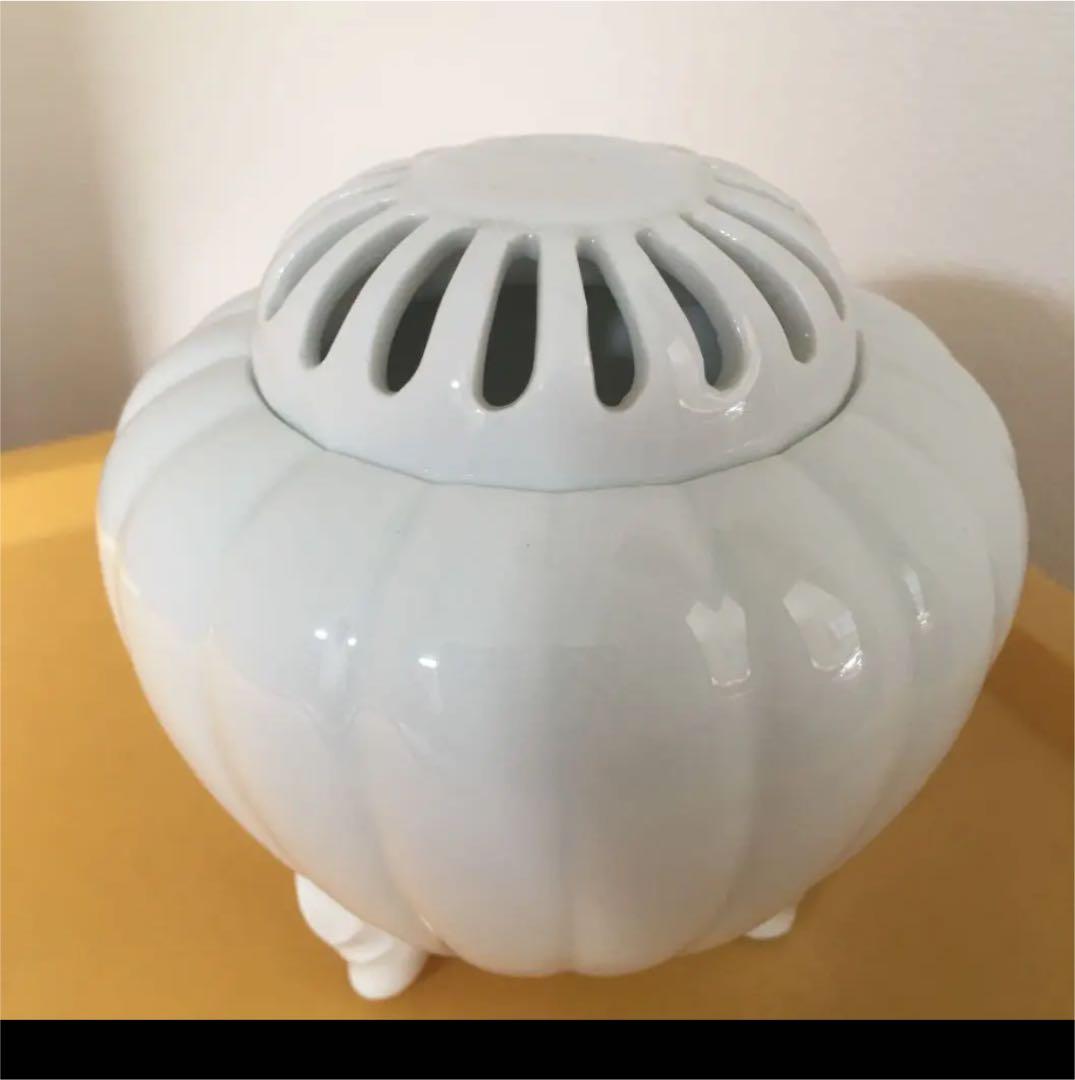 お香　香炉　空薫用香炉 有田焼白磁 太白菊型　未使用