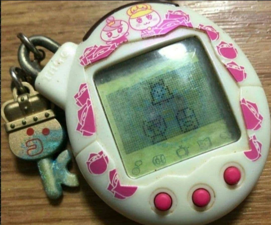 希少・たまごっちプラス 夢のロイヤルふぁみりー バンダイ - メルカリ