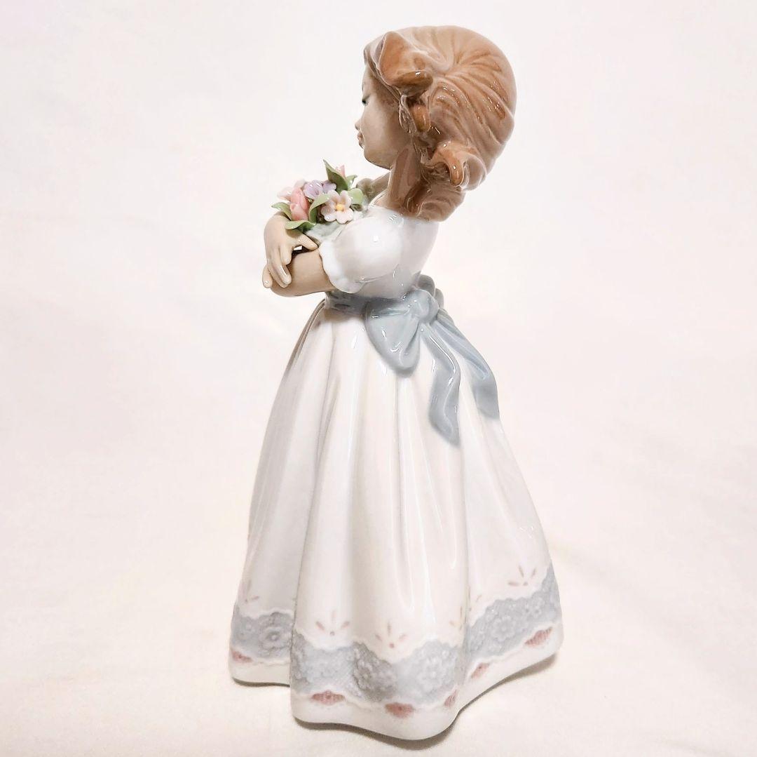 リヤドロ【美品・箱入り】ユートピア　フィギュリン《さわやかな風》No.8248