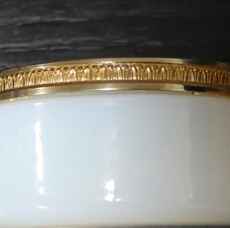 オールド・バカラ 珍品 重厚 オパーリンクリスタルガラス製灰皿 乳白色 ホワイト