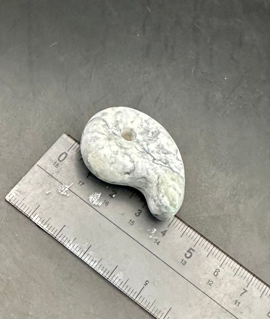 2025.4.18福護勾玉　糸魚川山翡翠