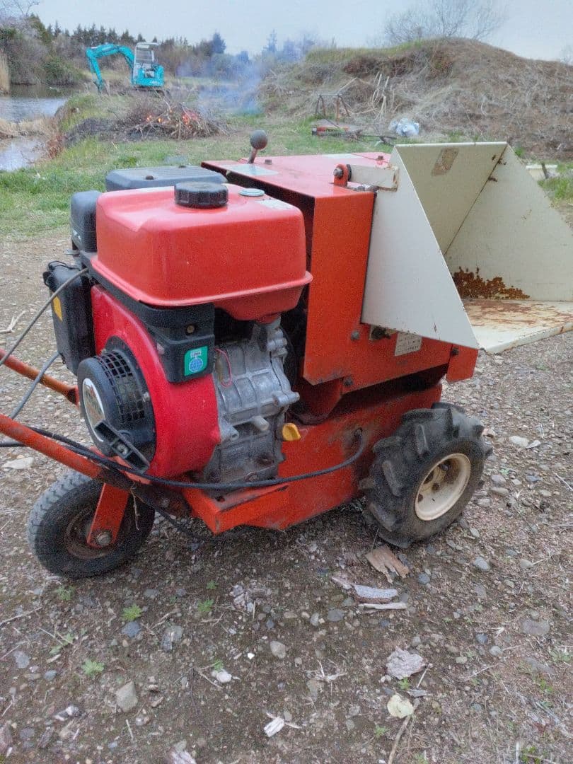 共立 ウッドチッパー自走式 粉砕機 HK-720D1