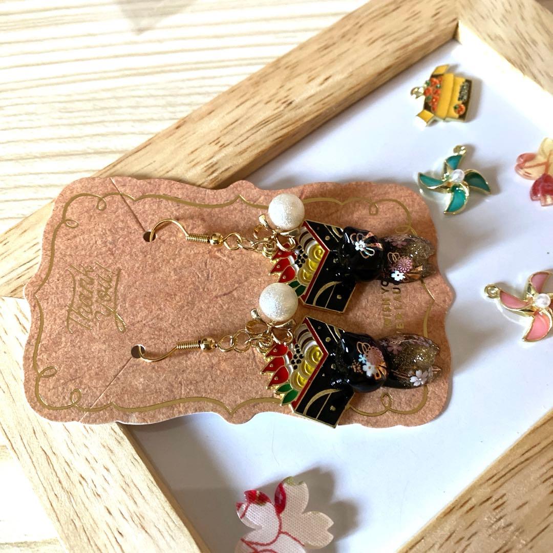 ★豪華なお重とパールが素敵なお正月猫ちゃんピアス★