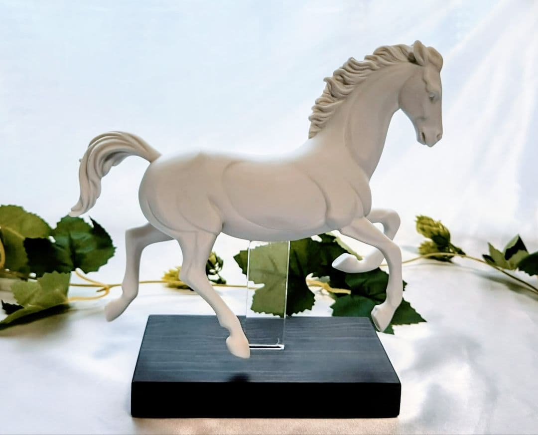 リヤドロ　フィギュリン《ギャロップ　Ⅲ》【白馬　台座付き】No.6956置物