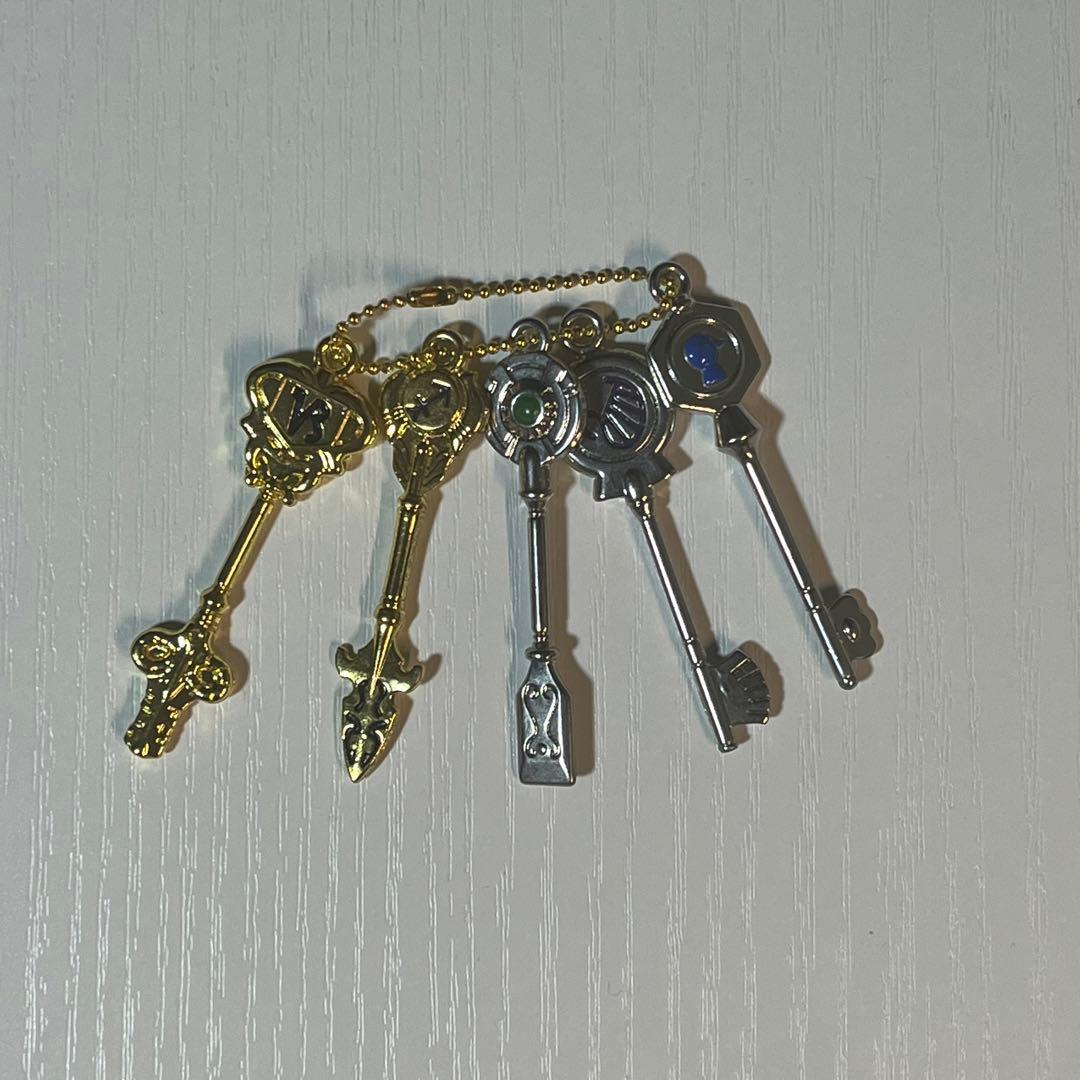 フェアリーテイル ルーシィ 星霊 鍵 ストラップ - メルカリ