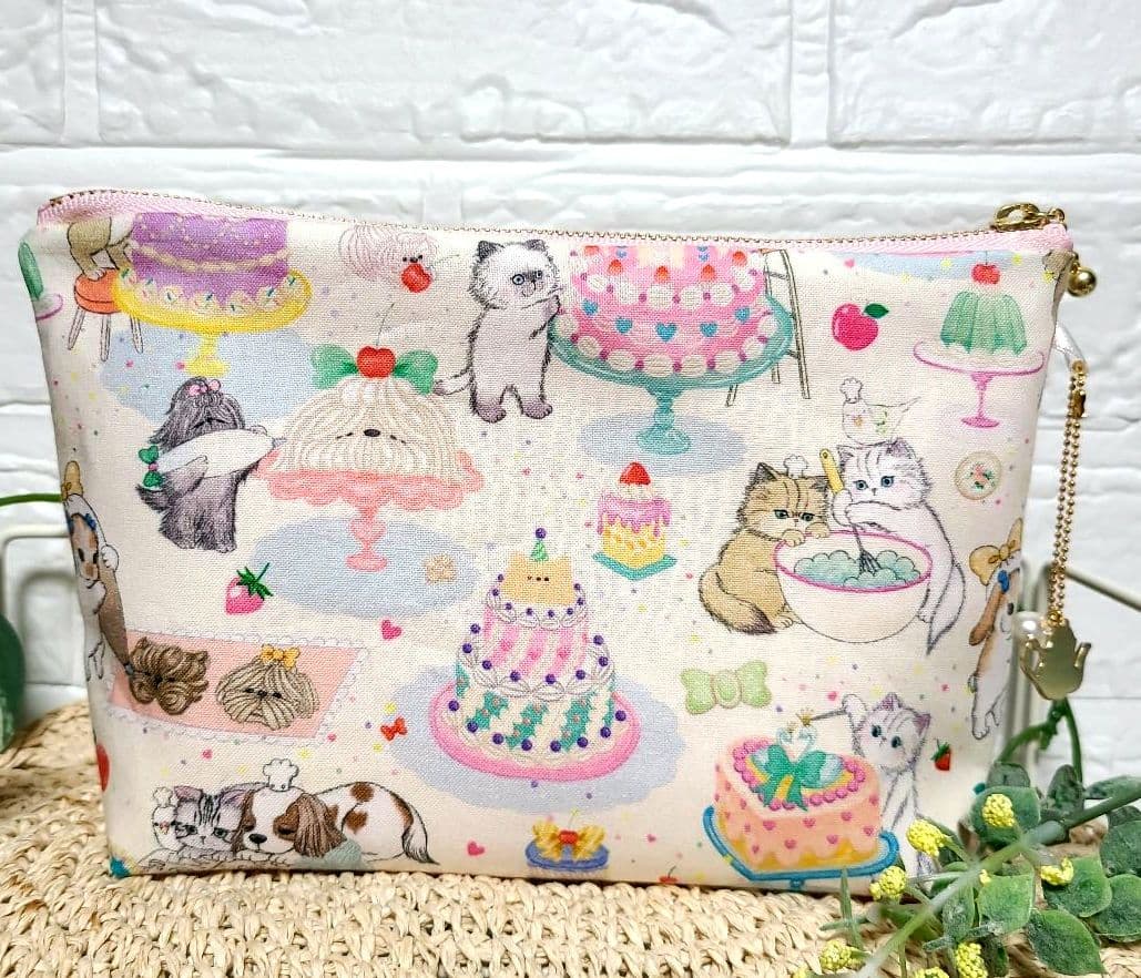 新柄ユキエモンポーチ　限定色　クックキャッツ　オフホワイト　裏地ラミネート