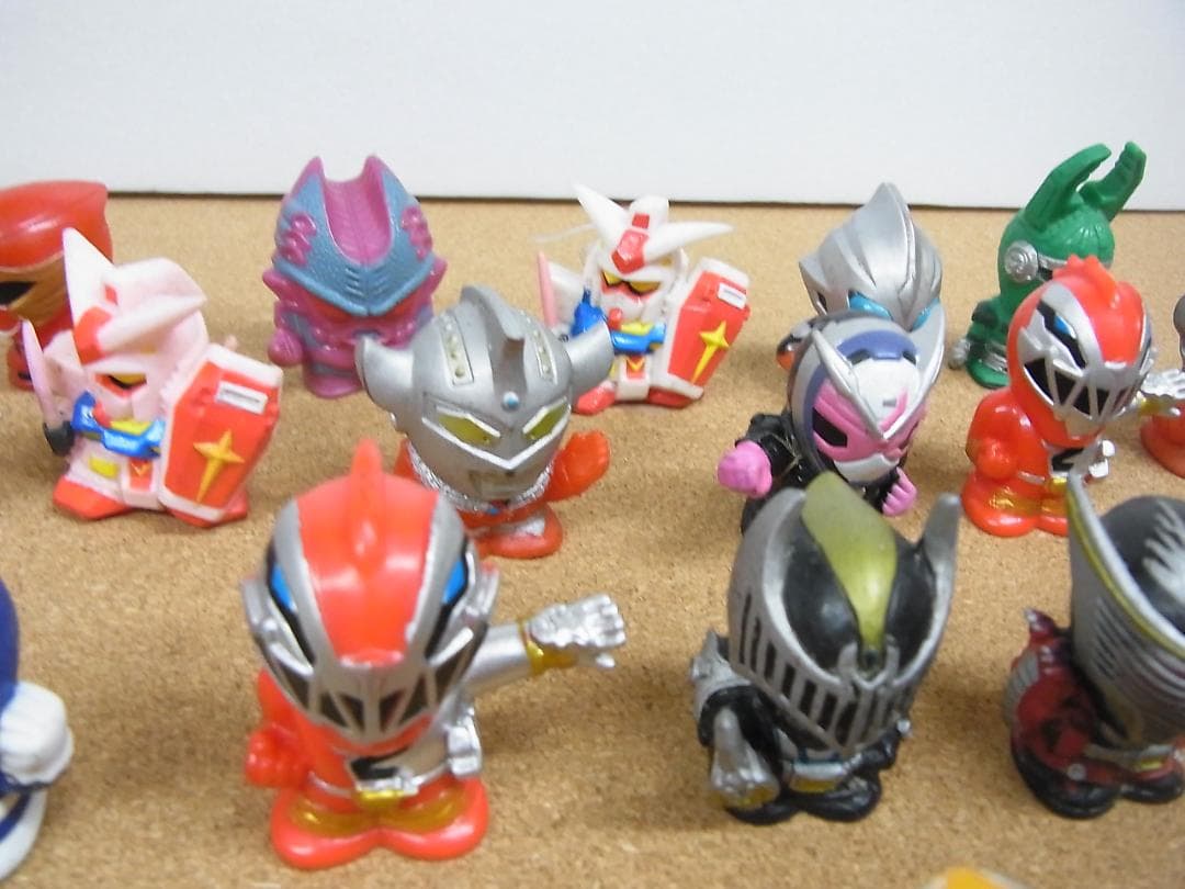 指人形　戦隊　ゴジラ　ドロンジョ　ガンダム　ウルトラマン