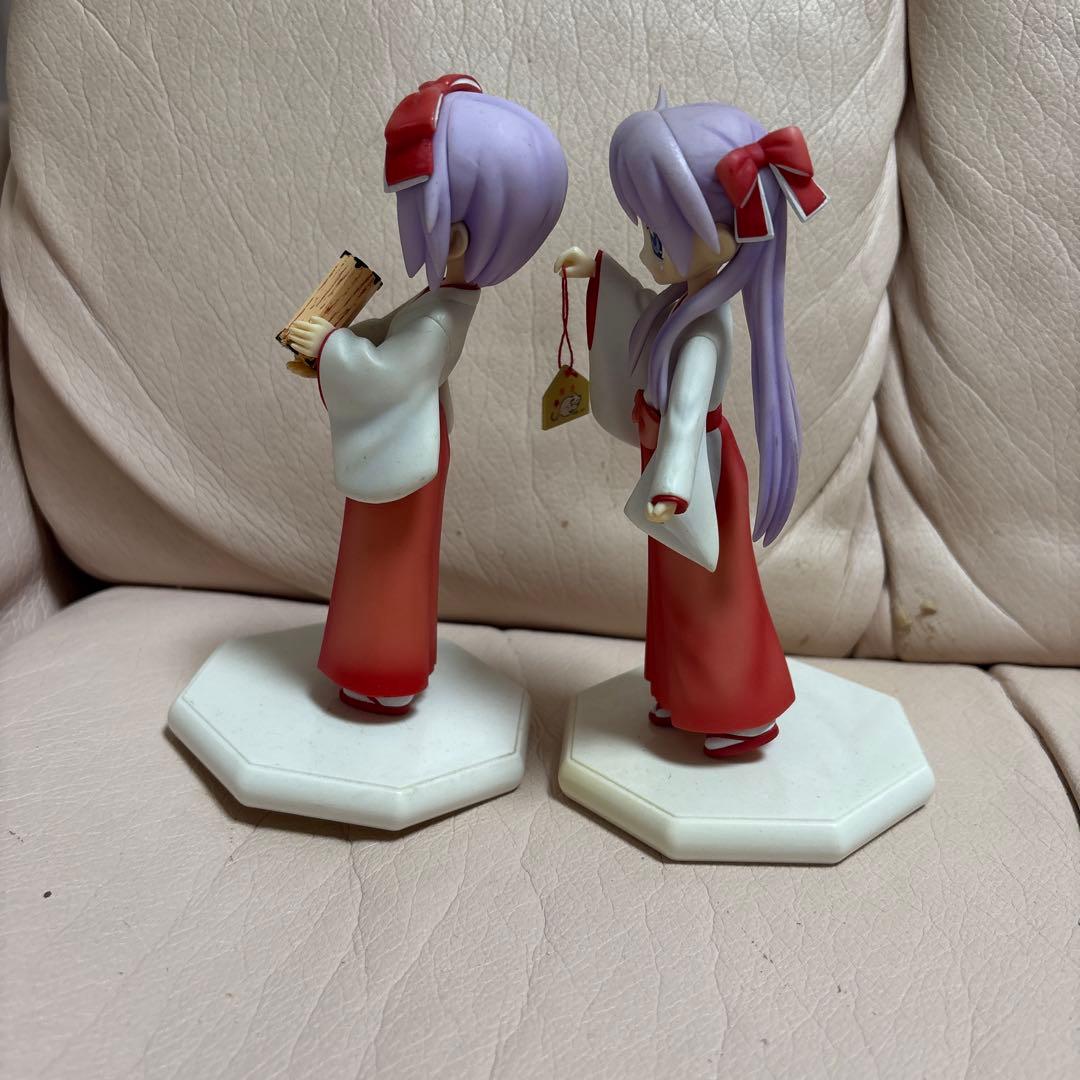 らきすた　柊かがみ&つかさ姉妹　巫女フィギュアセット