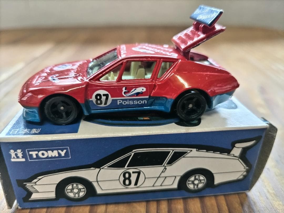 トミカ 《青箱》 62　　アルピーヌ・ルノー 　 A310　レーシング