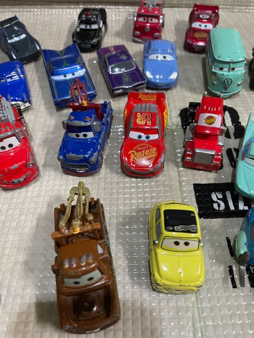 カーズ トミカ ミニカー まとめ売り 25台 - メルカリ