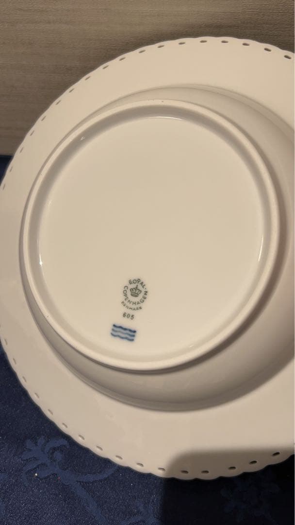 ロイヤルコペンハーゲン　ホワイトフルーテッドフルレース　プレート