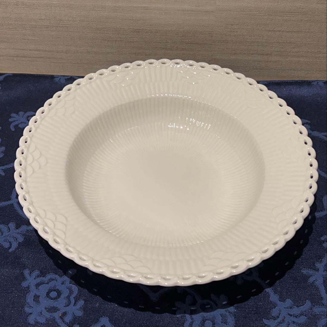 ロイヤルコペンハーゲン　ホワイトフルーテッドフルレース　プレート