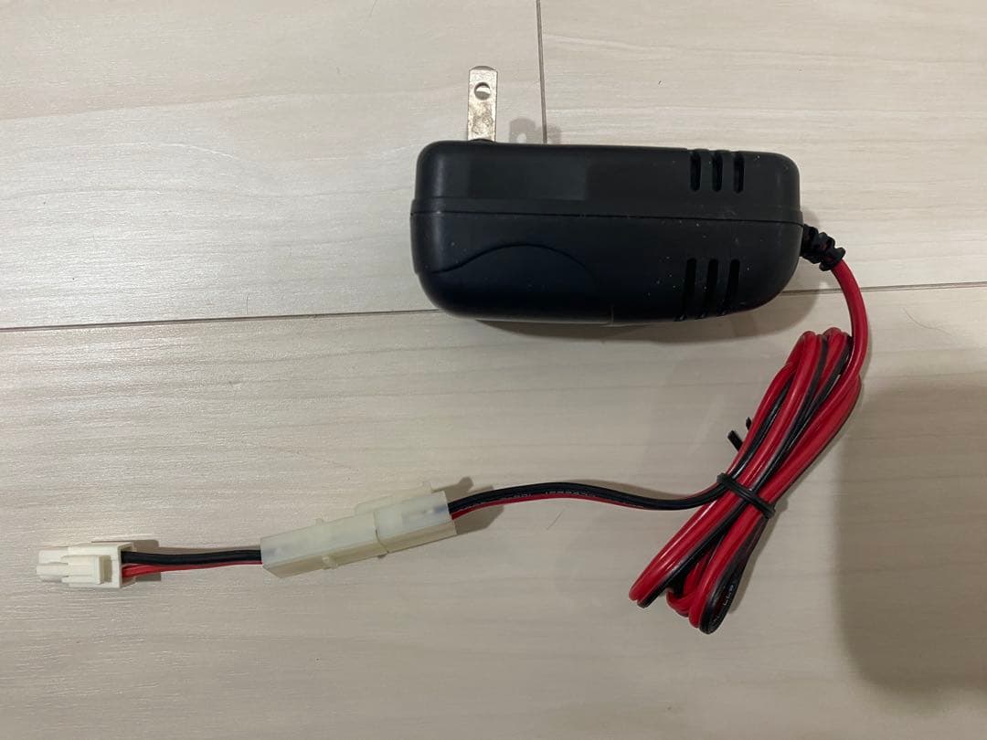 次世代電動ガン SCAR-H 、スコープ、マウント、マガジン2個、充電器付き。