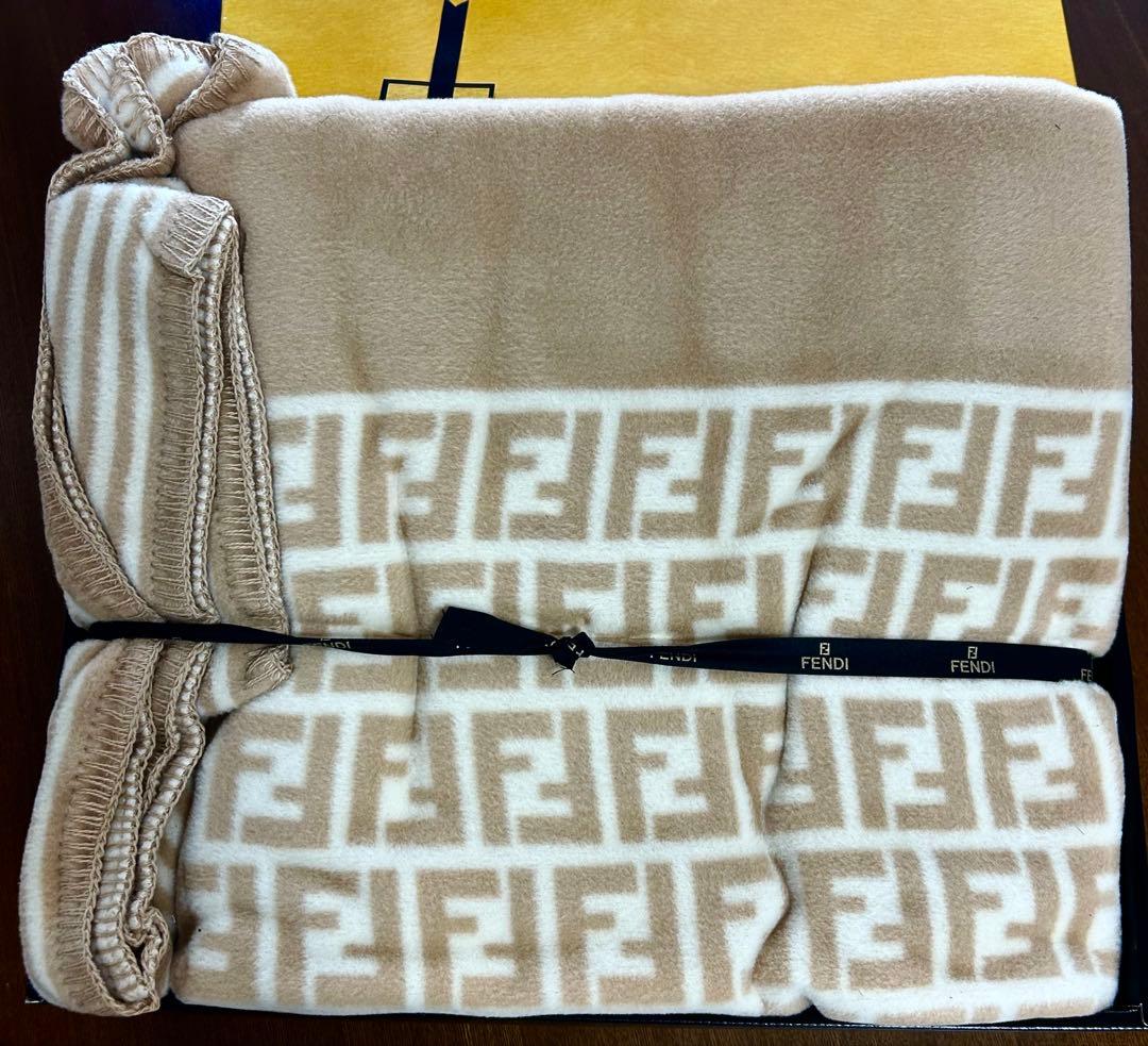 FENDI（フェンディ）ズッカ柄　綿100％　ブランケット／毛布　箱付き