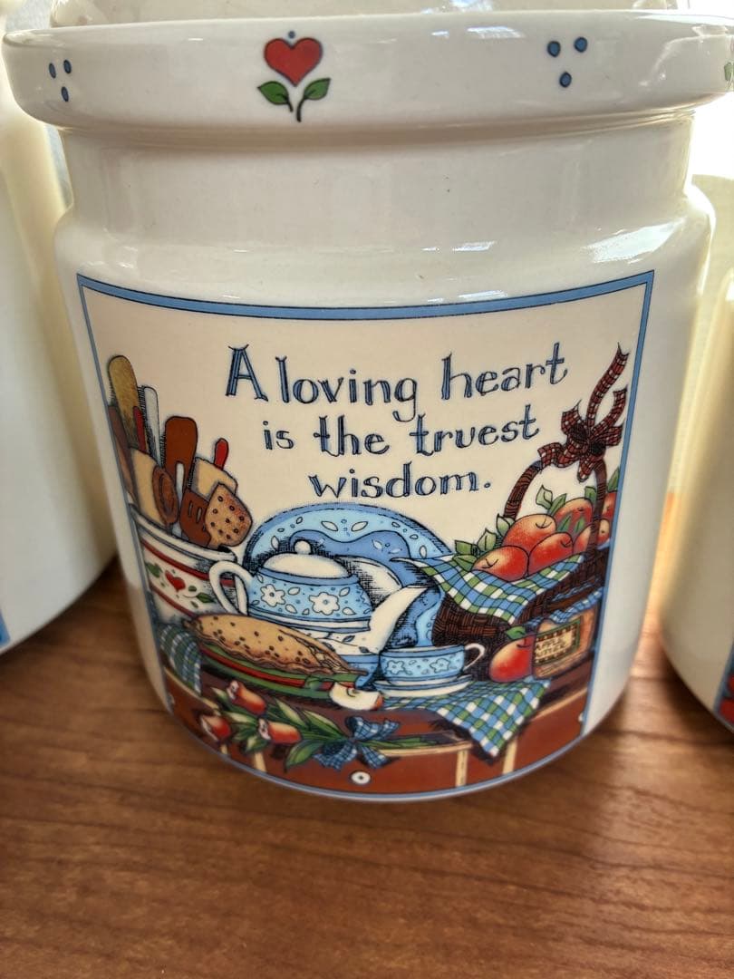 カントリー調　陶器キャニスター 4点セット