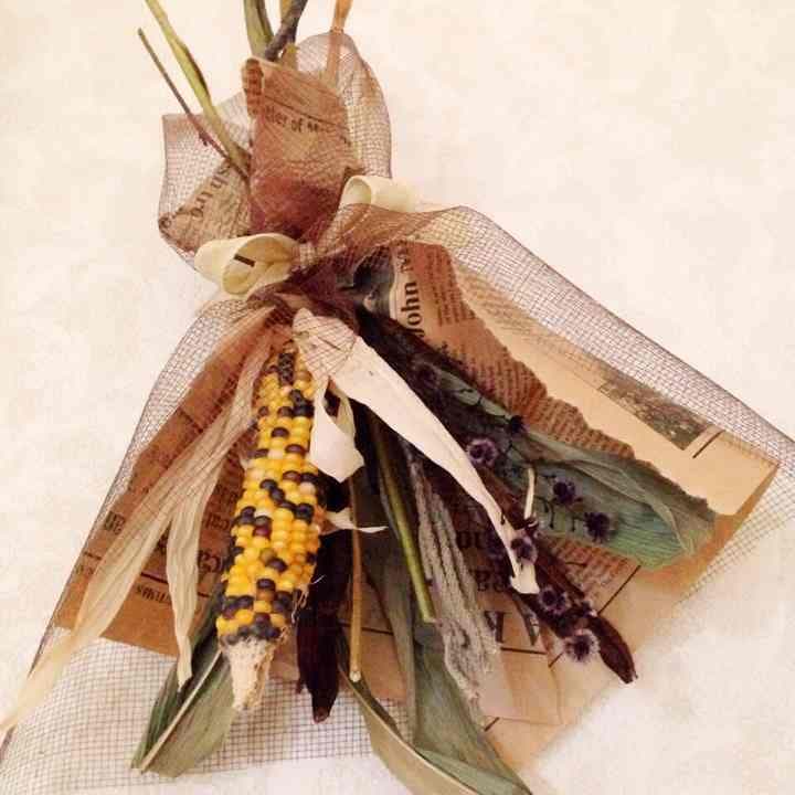 1800円花束レインボー黄アンティーク雑貨カントリー多肉植物好きさんにも