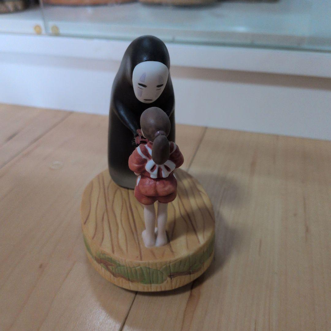 ジブリ作品千と千尋の神隠しオルゴール鳴ります。