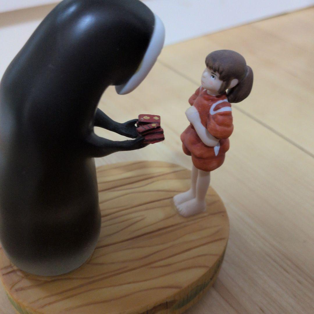 ジブリ作品千と千尋の神隠しオルゴール鳴ります。