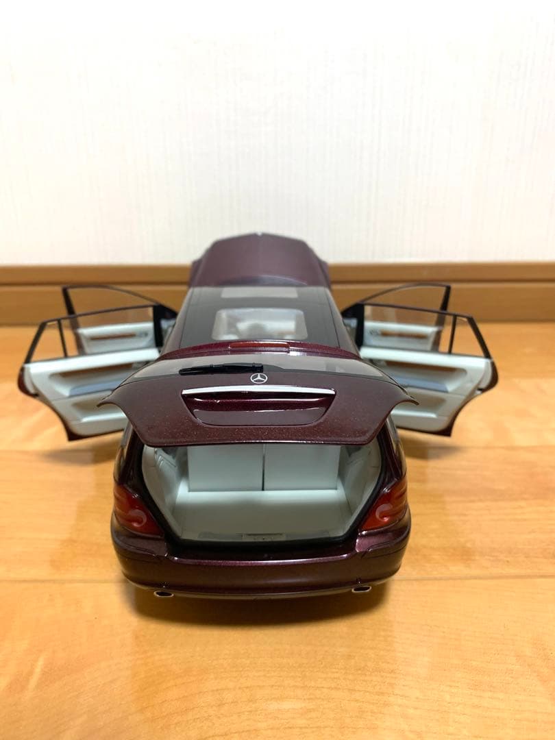 ミニチャンプス 1/18 メルセデス ベンツ 2005 M… - メルカリ