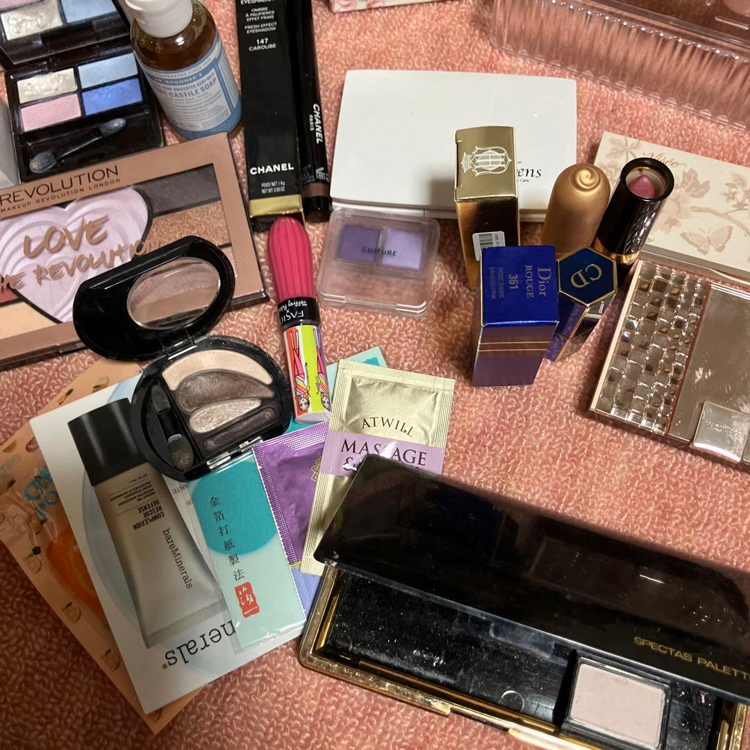 デパコスまとめ売り　コスメまとめ売り　シャネル　ディオール　マキアージュ ￼