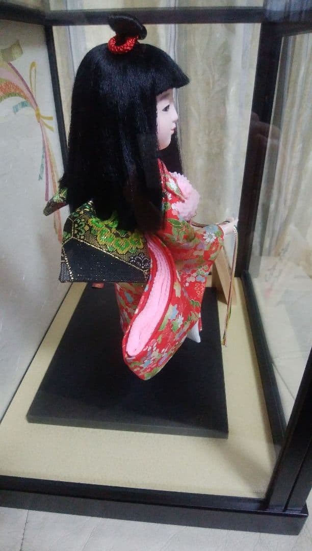 久月　ガラスケース入り日本人形　糸巻