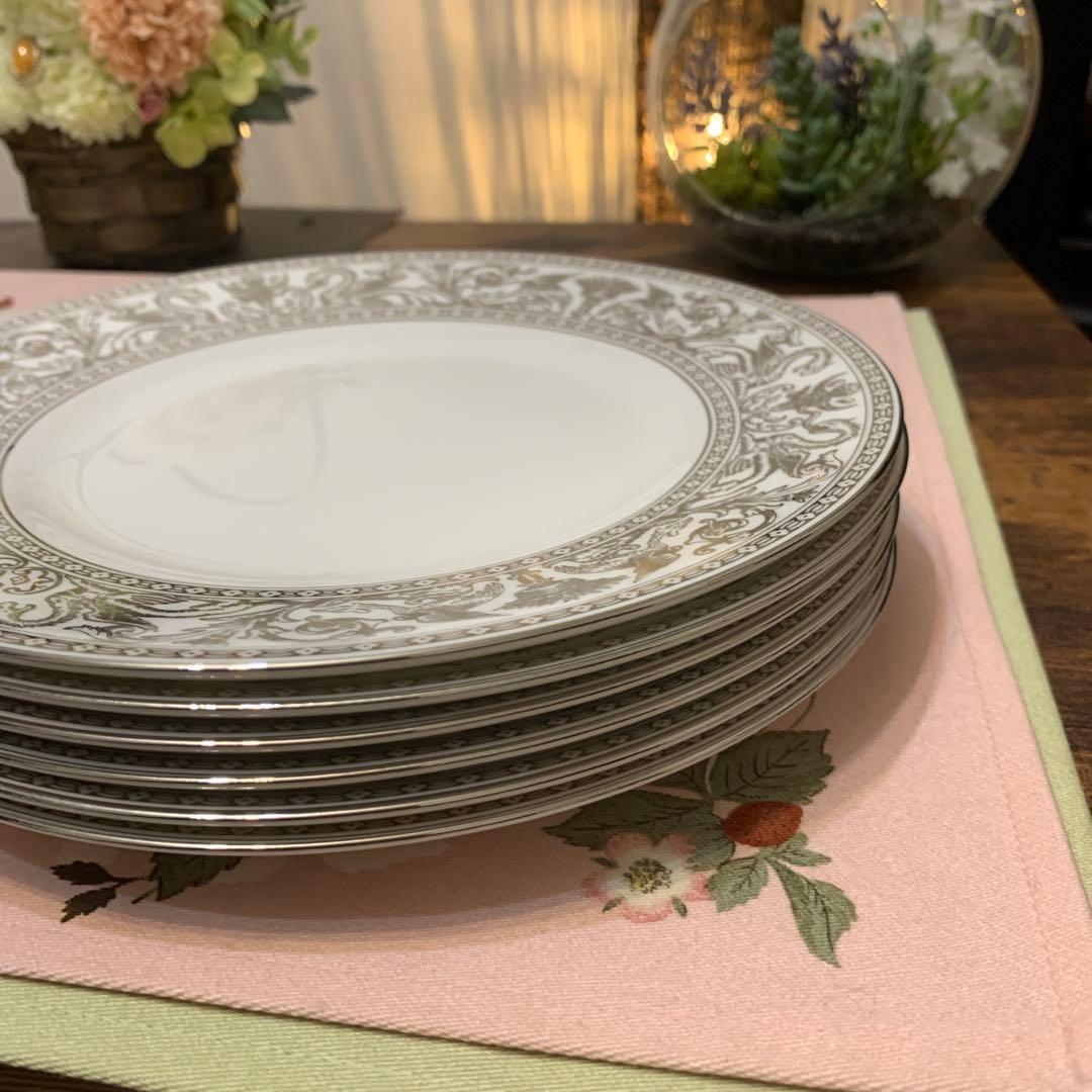 未使用　ウェッジウッド フロレンティーン　プラチナ　20.5cmケーキプレート