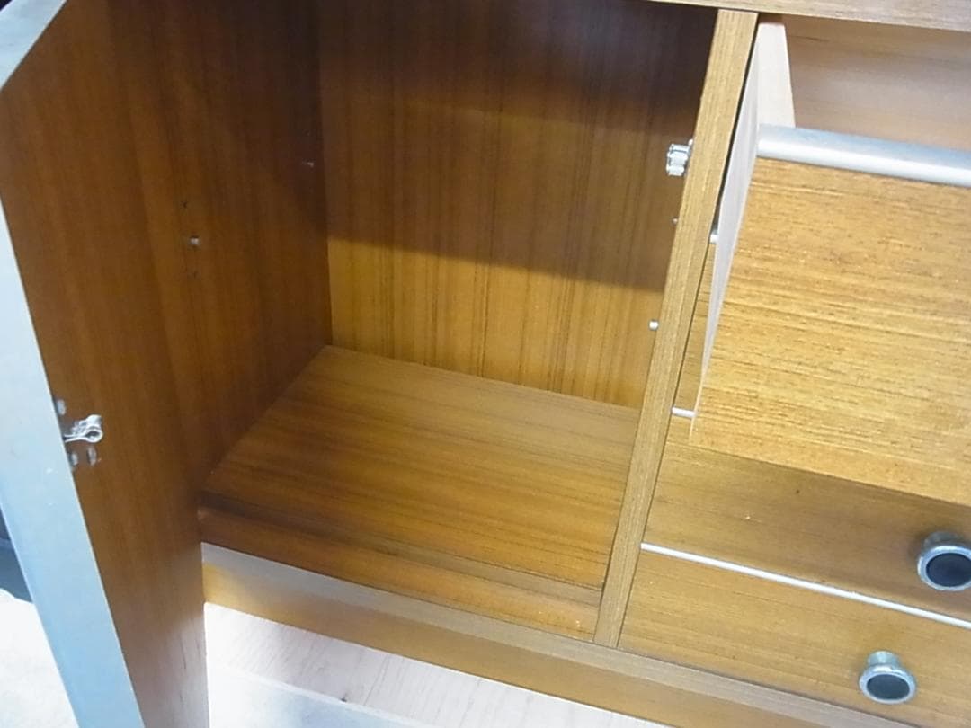 レトロポップ　食器棚　ダブルアーチ窓　木目調　傷や汚れあり