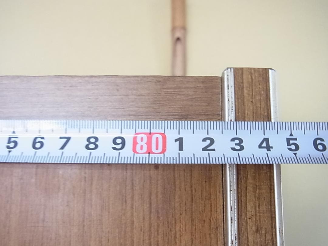 レトロポップ　食器棚　ダブルアーチ窓　木目調　傷や汚れあり