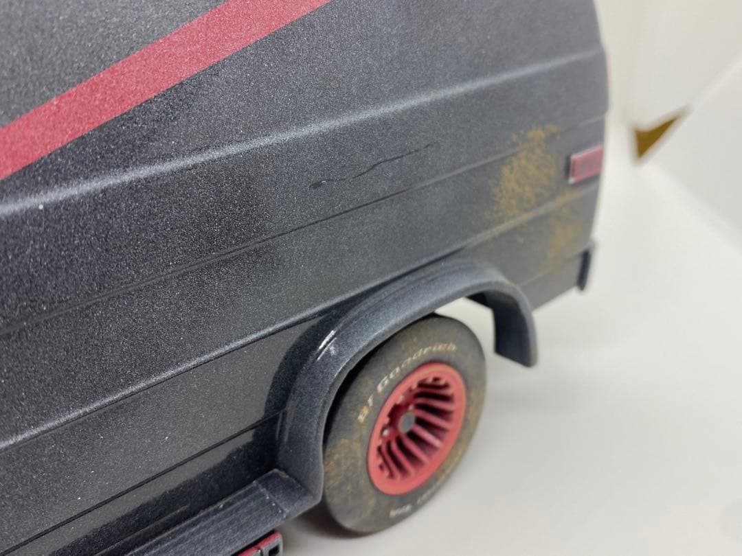 Greenlight 13567 コレクタブルミニチュアカー ブラック/レッド