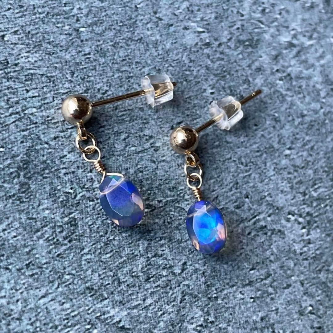 ファセットカット ネイビーカラーオパール ピアス