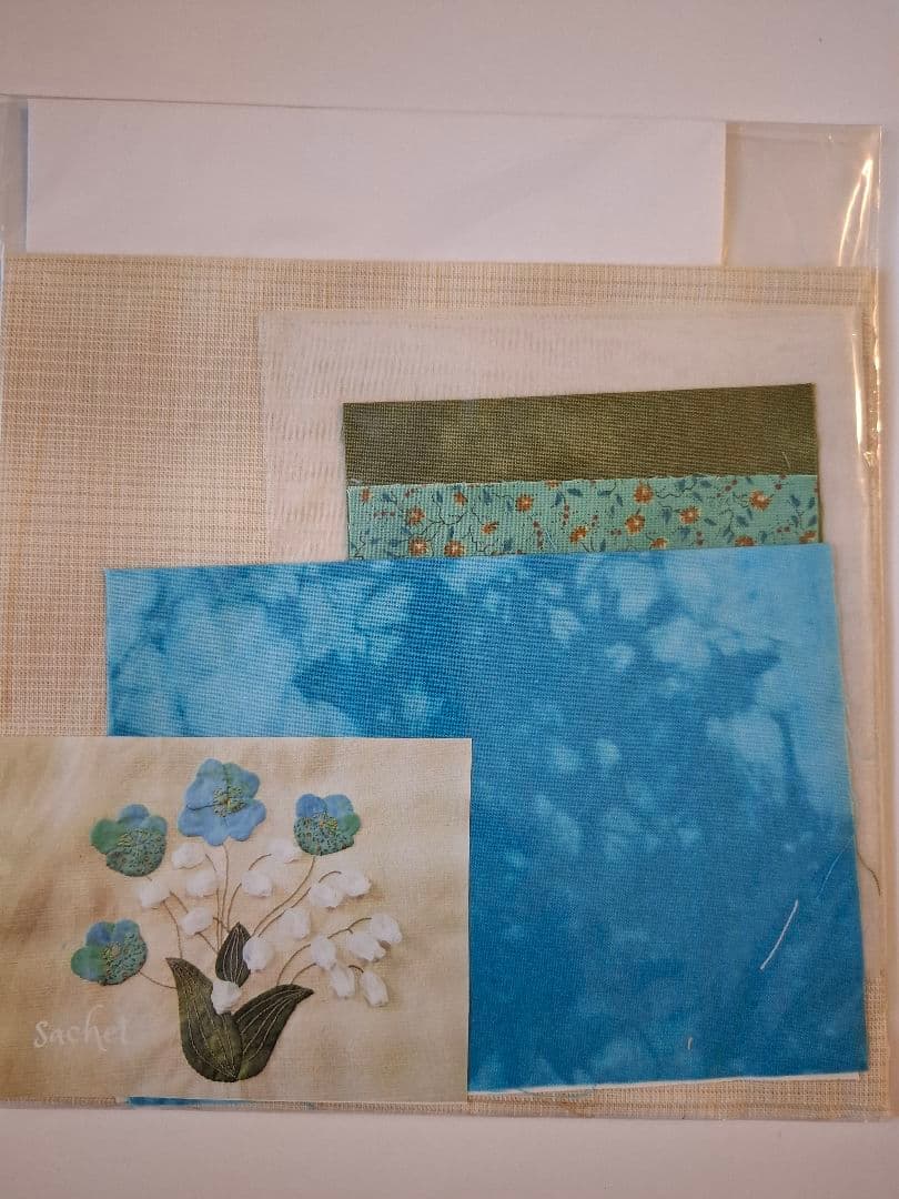 サシェイ　パッチワークタペストリーのキット