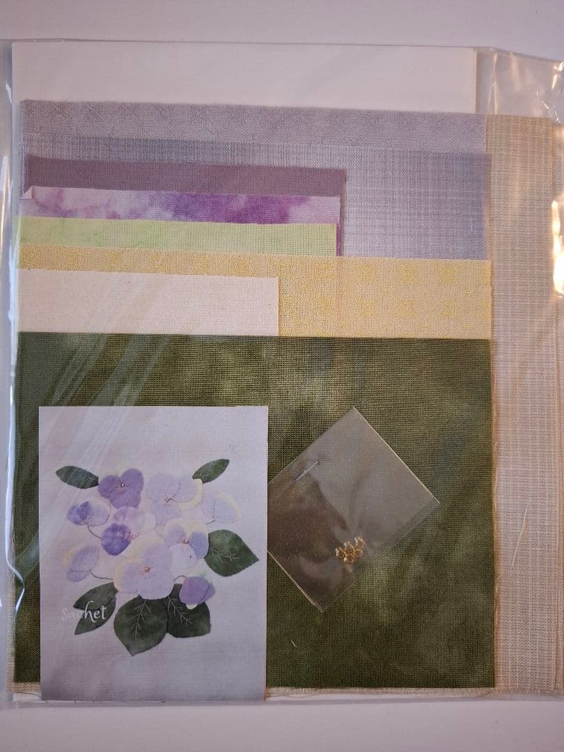 サシェイ　パッチワークタペストリーのキット