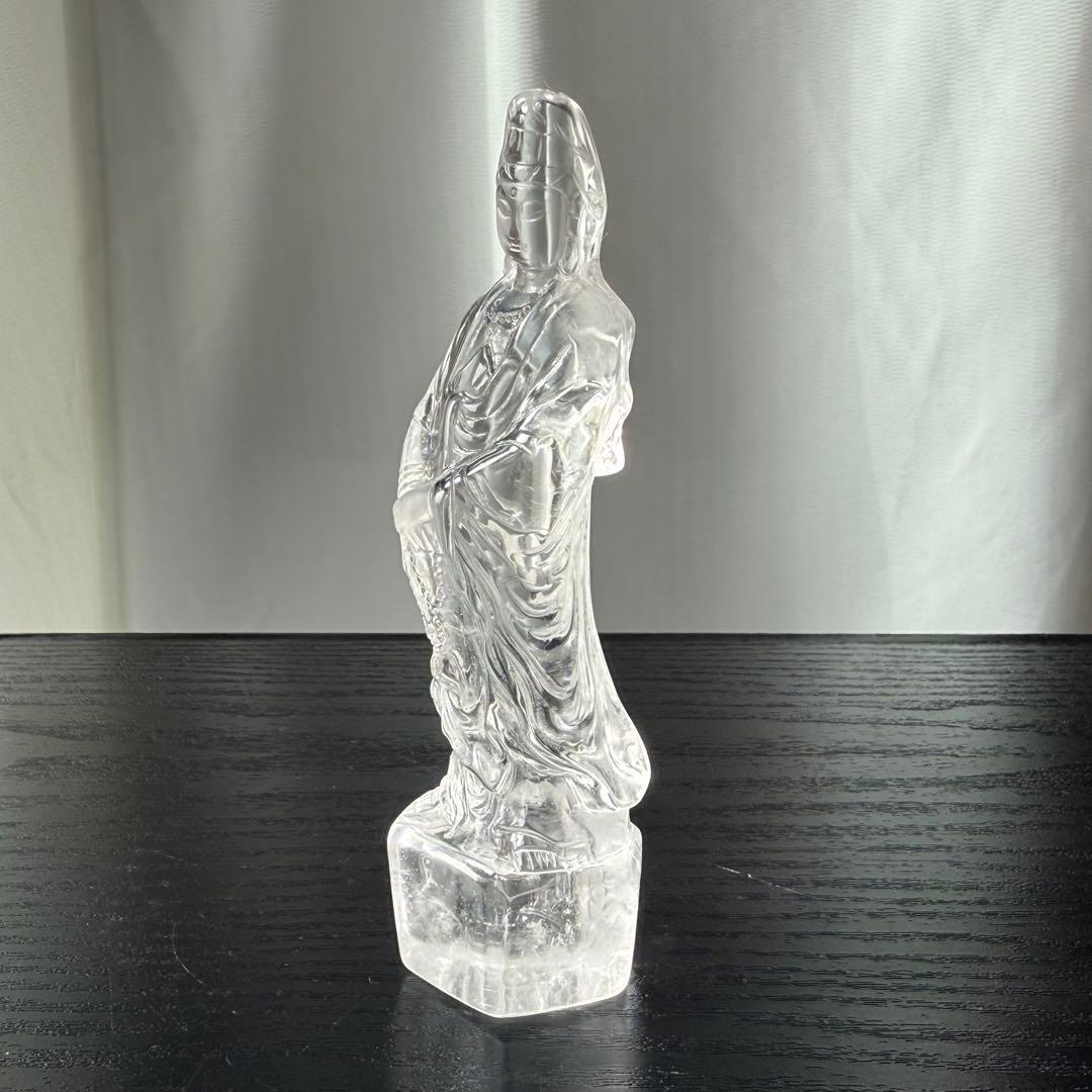 【野ばら】天然石水晶の観音様　置物　彫物NO.110608