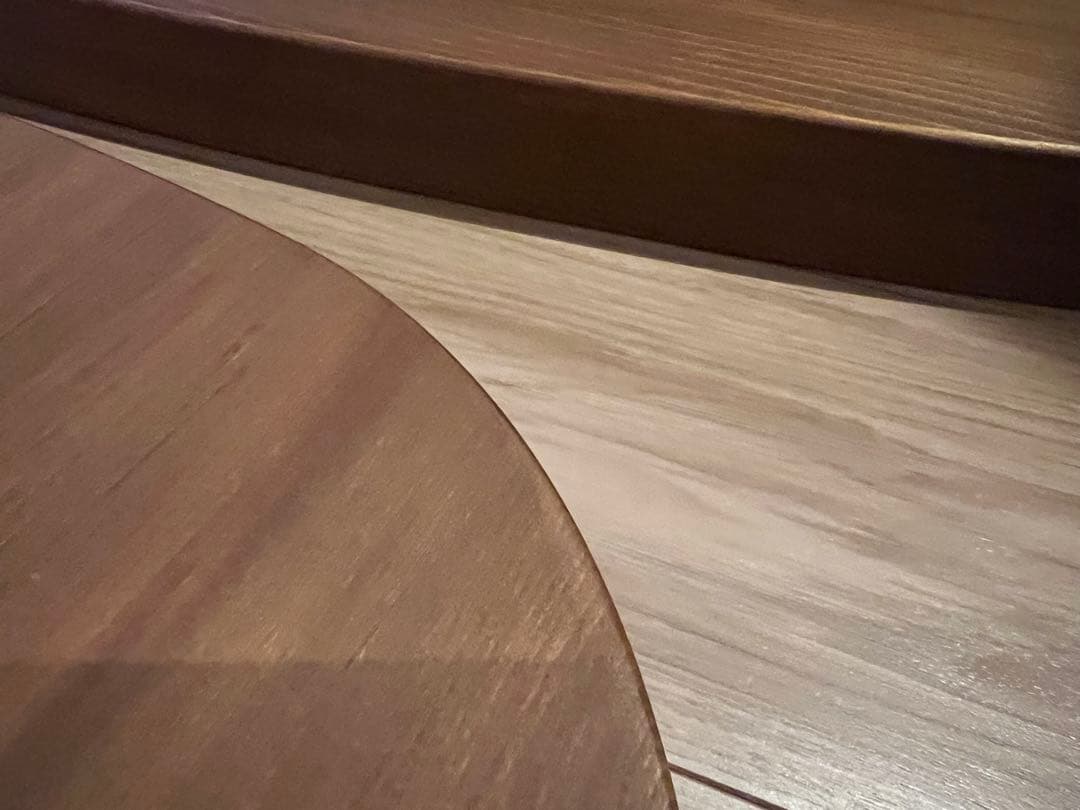 オーバル形状の壁掛け鏡2点セット