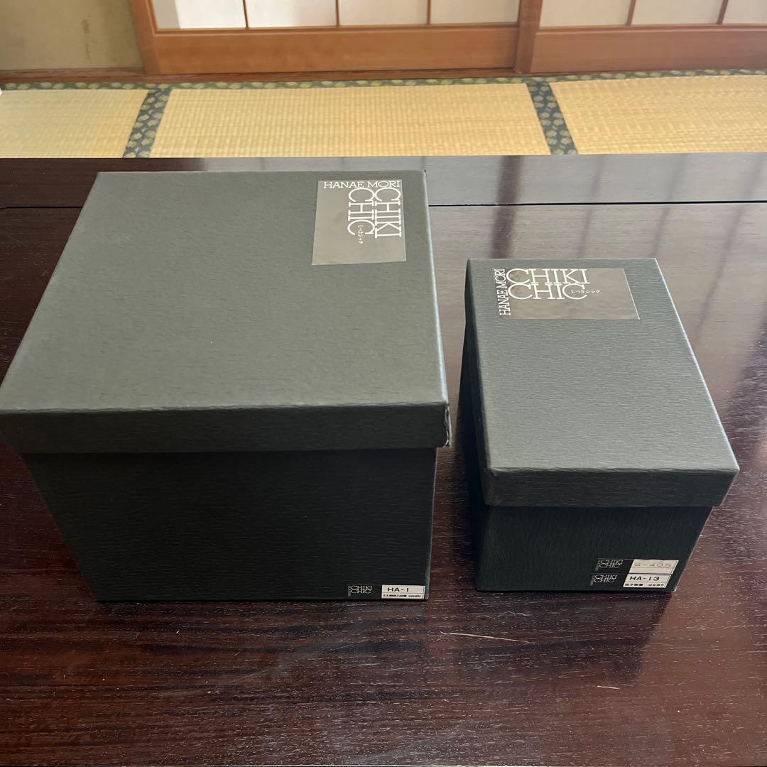 ハナエモリ　しっきシック 三段重、蓋付き椀　桐、竹、蝶柄 石川県加賀市　山中塗