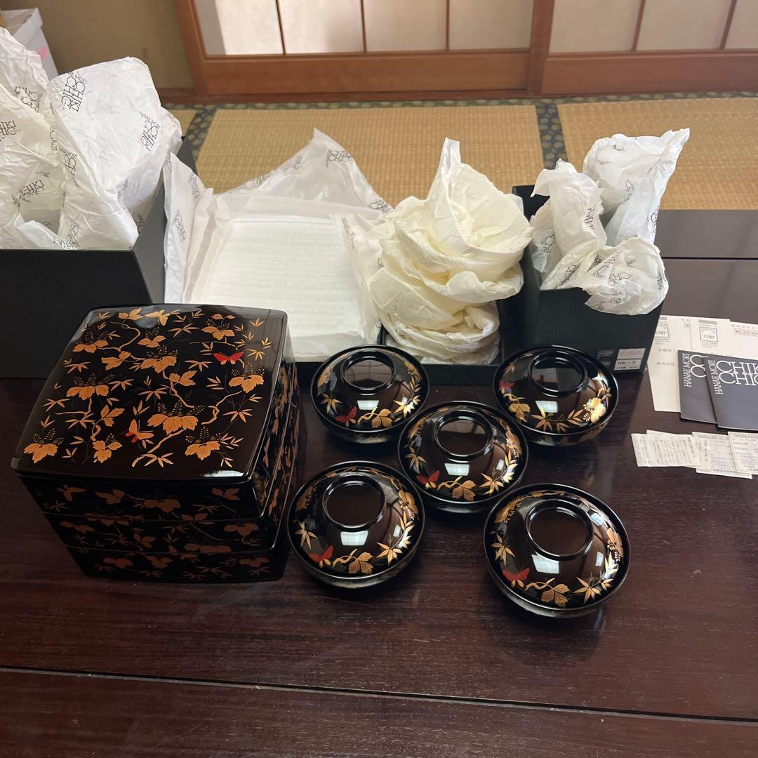 ハナエモリ　しっきシック 三段重、蓋付き椀　桐、竹、蝶柄 石川県加賀市　山中塗