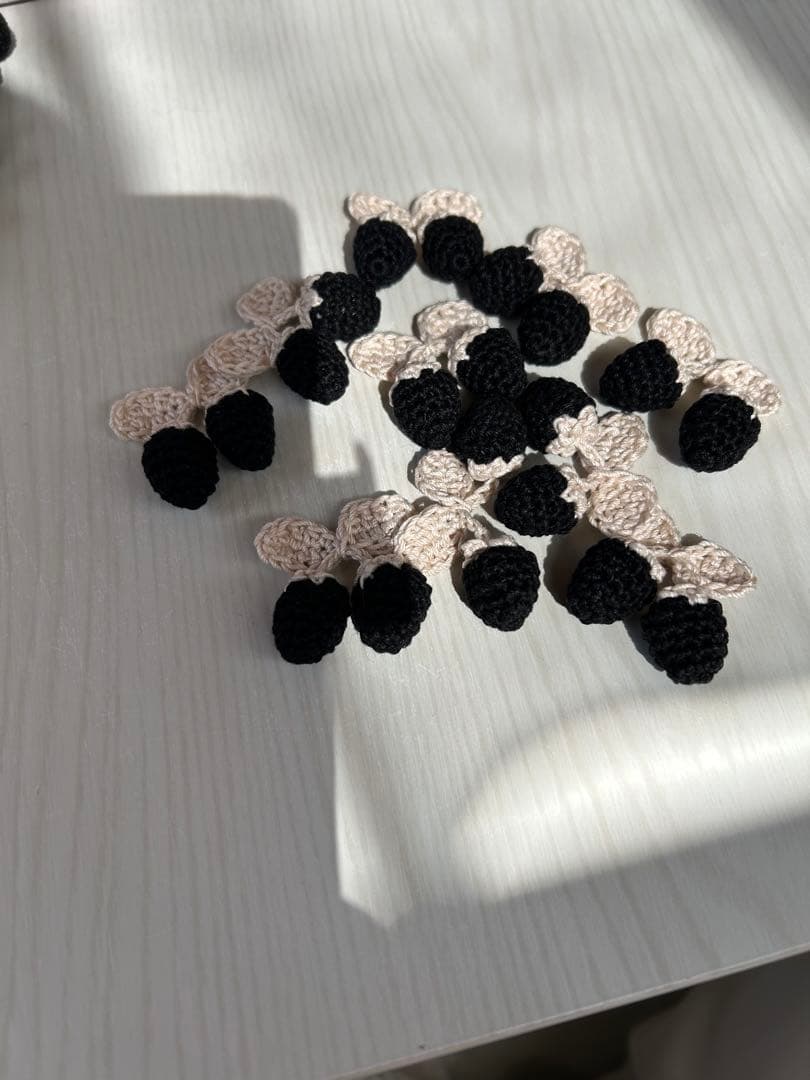 あみぐるみ　いちごさくらんぼみモチーフ