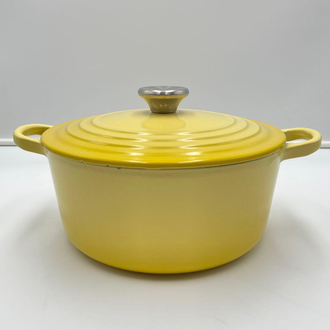 美品　ル・クルーゼ　ココットロンド　22cm イエロー