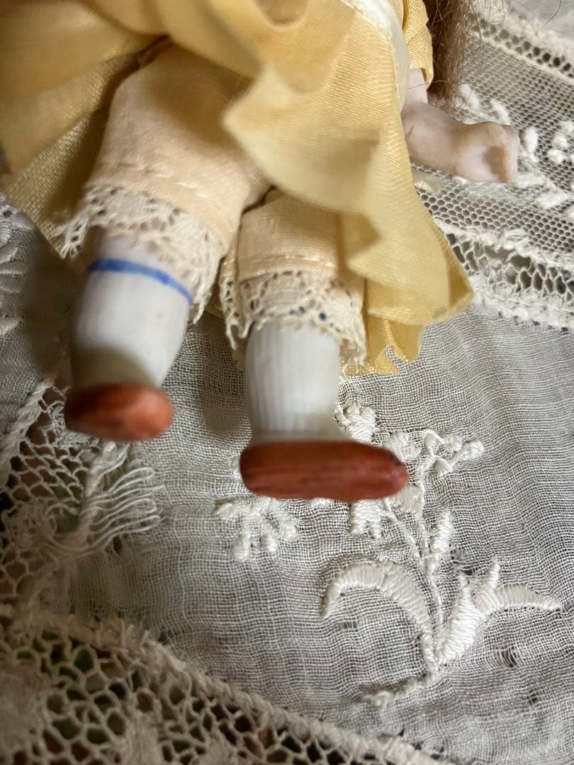 激安　アンティーク黄色ドレスのミニョネット　ドイツビスク　オールオリジナル