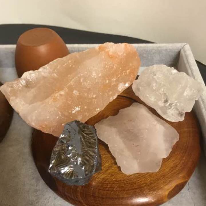 ★特選五石★計2.2kg超【クリスタルベッドファミリー☆０&チャージ浄化】❤️