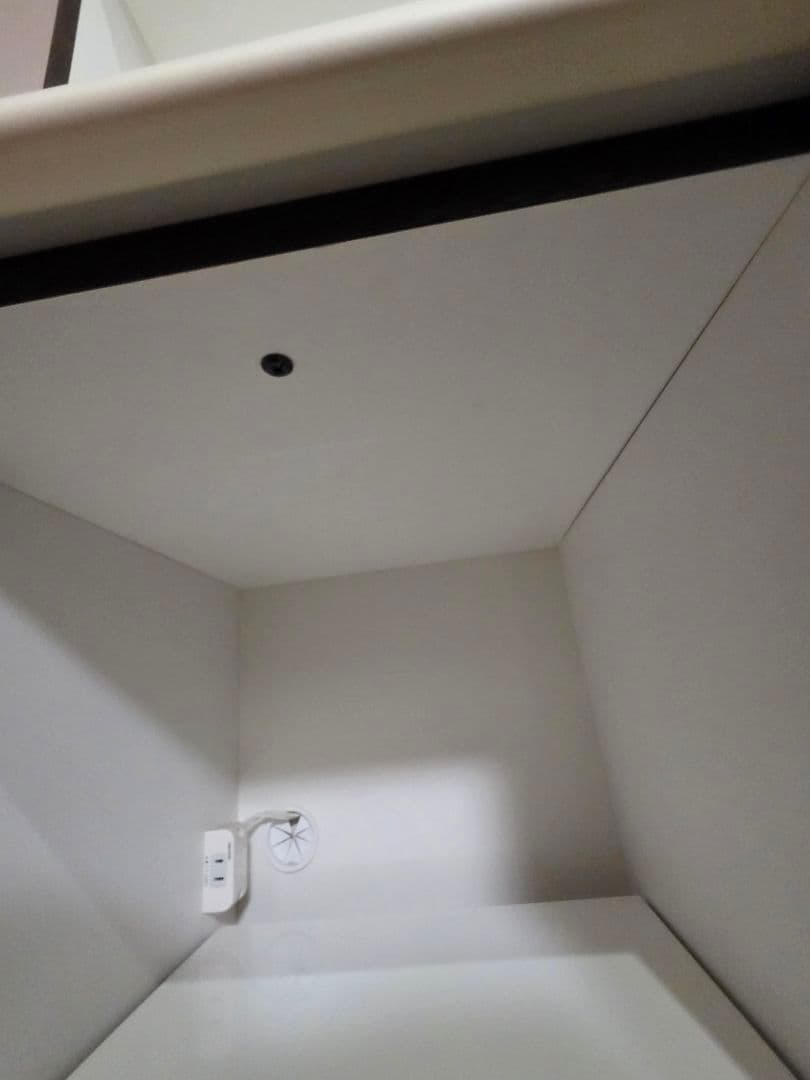 ①ニトリ　キッチンボード　食器棚