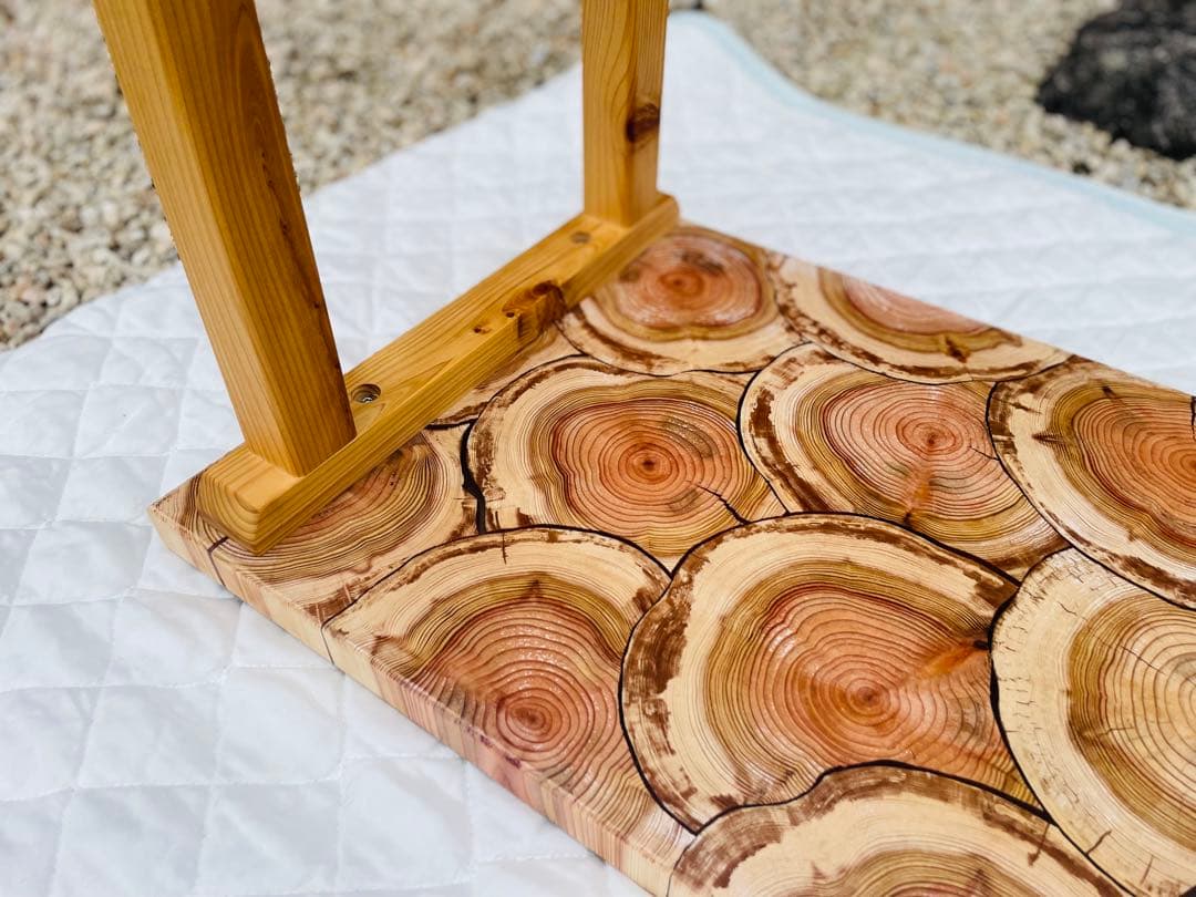 杉とヒノキのサイドテーブル／レジン仕上げ(表面) ローテーブル